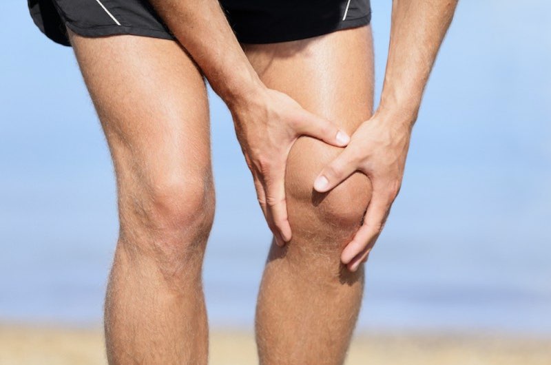 Lauftrainer erklärt Läuferknie ITBS Ursachen und Behandlung, damit du schmerzfrei ins Lauftraining zurückkehrst.