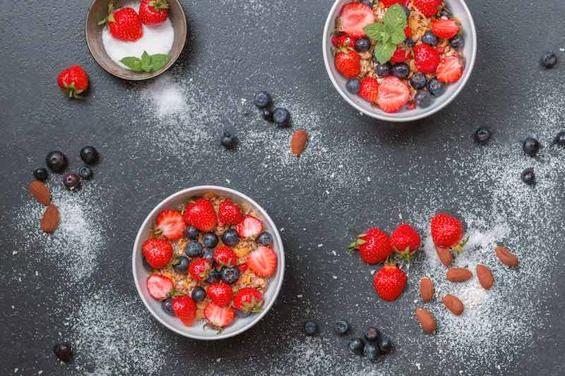 Zuckerfrei laufender Athlet mit stabiler Energie verbessert Performance und Ausdauer beim Training.