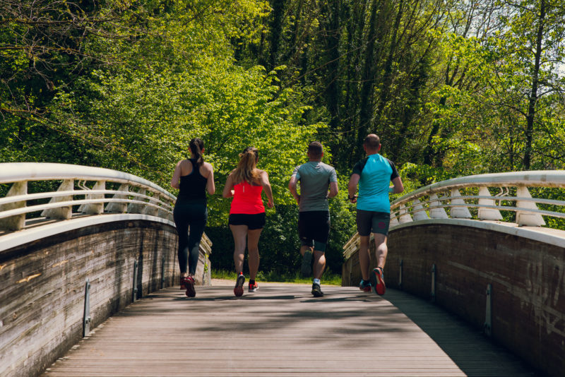 Motiv zum Global Running Day 2025: Laeufer am Welttag des Laufens, motivierend und energiegeladen.