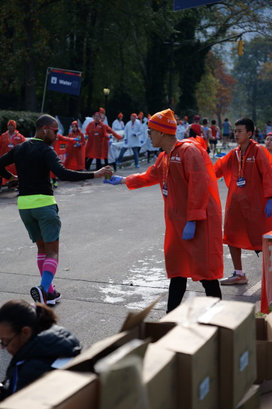 Die schönsten Lauf-Fotos vom New York City Marathon 2023, aufgenommen von RunMotion Coach.
