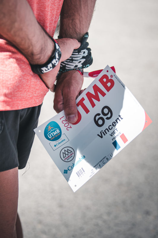 Trailrunner beim UTMB Mont-Blanc, internationales Ultratrail-Rennen durch die Alpen mit legendärer Atmosphäre.