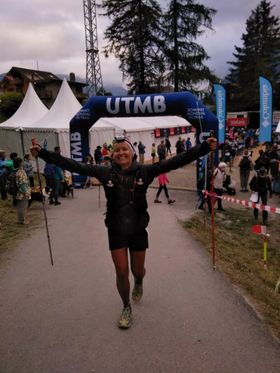 CCC-Finisherin Delphine gibt motivierende Tipps zum UTMB-Training beim Trailrunning in den Bergen.
