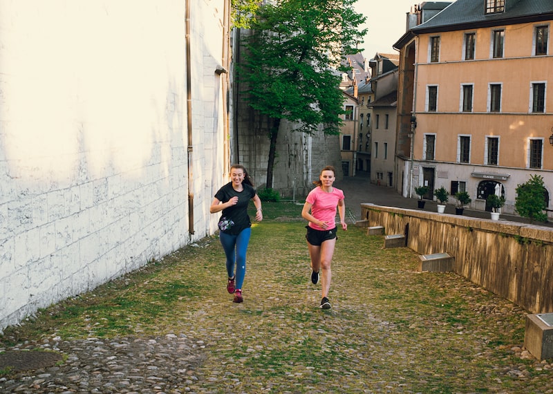Frauen im Laufsport auf dem Weg zum Marathon und ihrem historischen Durchbruch im Running.