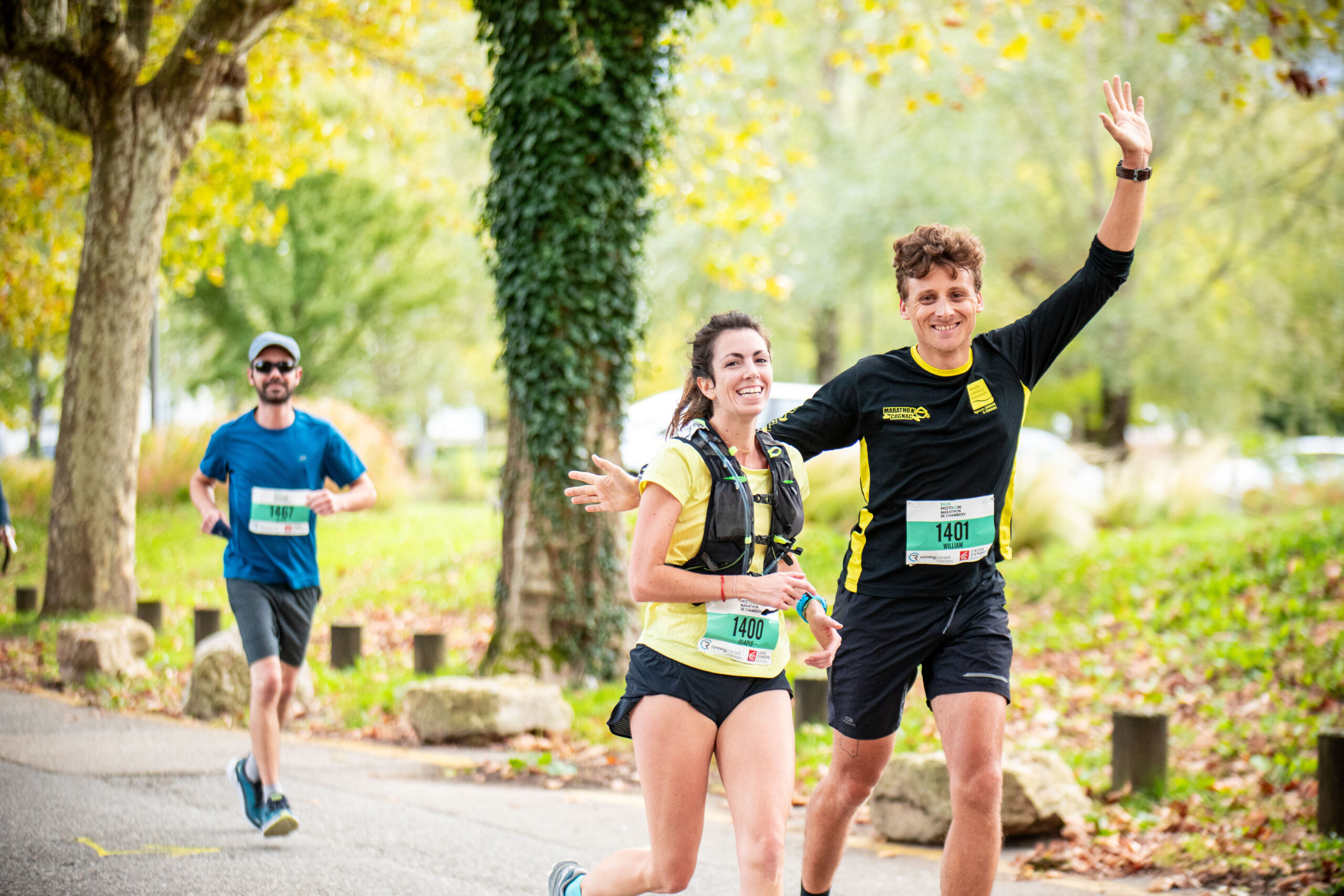 Läufer beim Halbmarathon-Training nach 2:15-Trainingsplan mit strukturierter Vorbereitung über 12 Wochen.