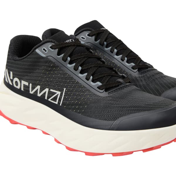 Trailrunning-Schuhe für kurze Distanzen 2026 auf einem anspruchsvollen Waldtrail im Gelände.
