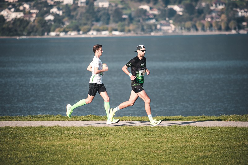 Läufer trainiert mit einem 12-Wochen-Plan für den Marathon unter drei Stunden